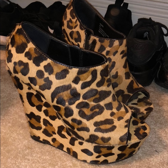 Steve Madden Booties! Size 8! Perfect for fall 🍁 - Picture 3 of 4